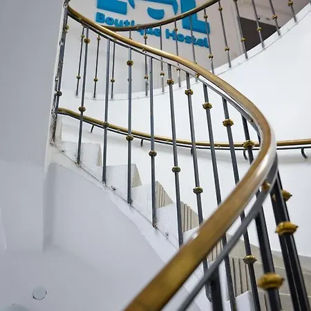 Lol Boutique Center * Budapešť