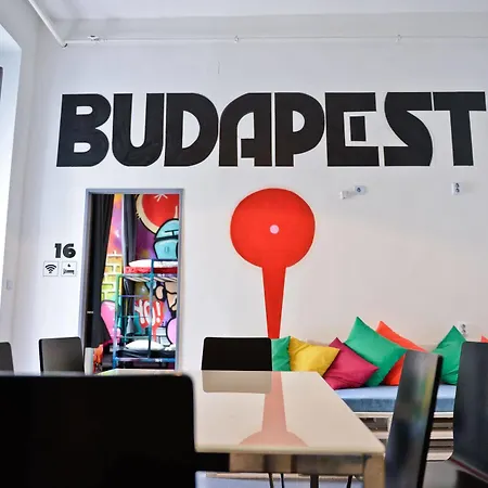 Lol Boutique Center * Budapešť