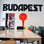 Lol Boutique Center Ostello Budapest