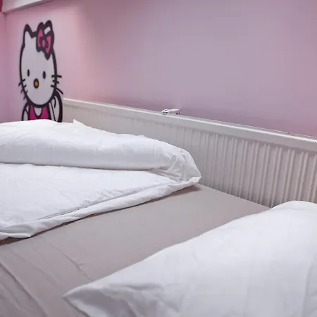 Hostel Lol Boutique Center