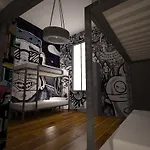 Lol Boutique Center Hostel